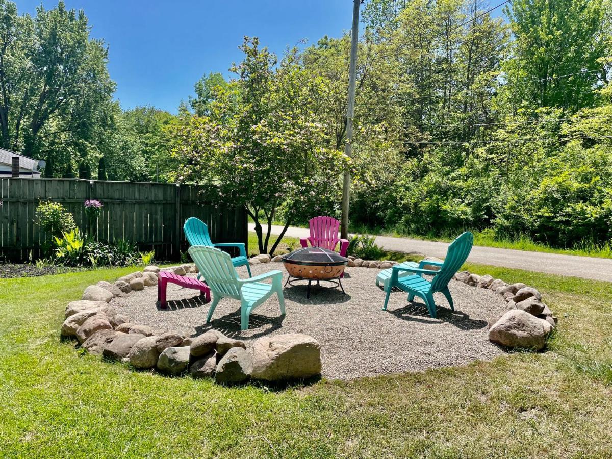The Charming Glenn Cottage! Walk To Lake Michigan! Fennville Exterior foto