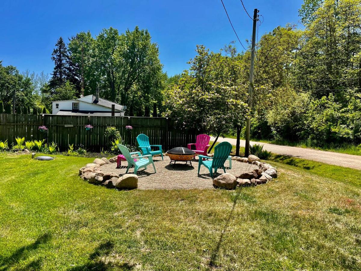 The Charming Glenn Cottage! Walk To Lake Michigan! Fennville Exterior foto